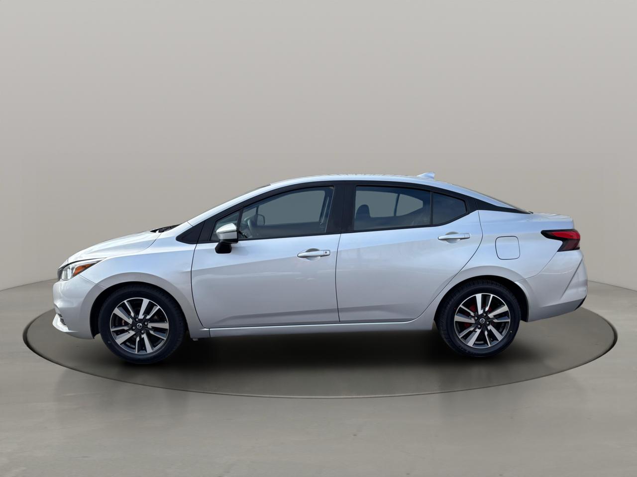 Nissan Versa Sedan  2020