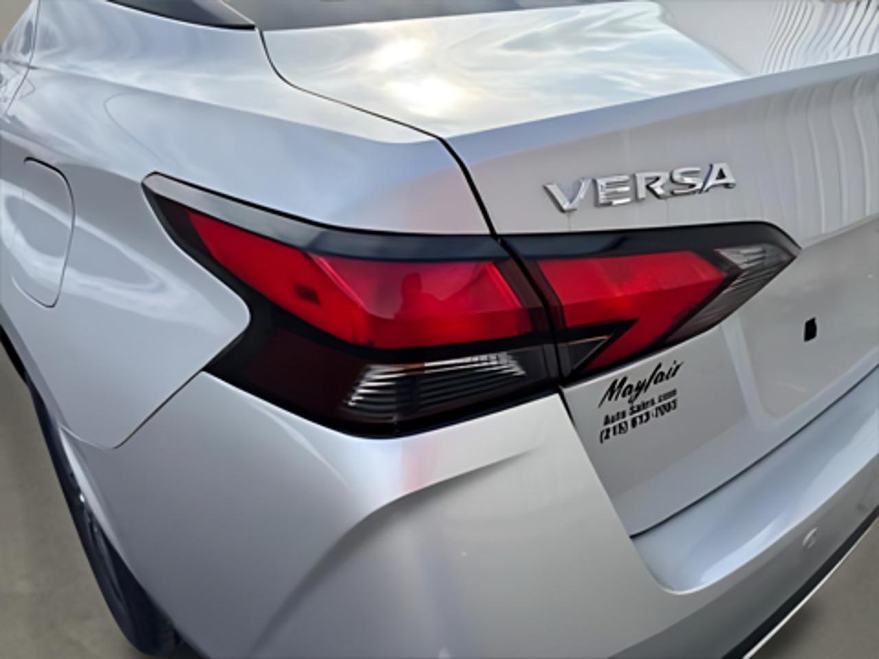 Nissan Versa Sedan  2020