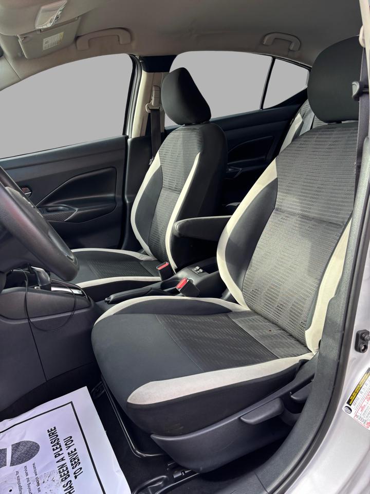 Nissan Versa Sedan  2020