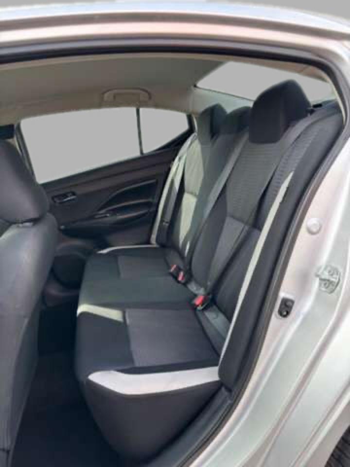 Nissan Versa Sedan  2020