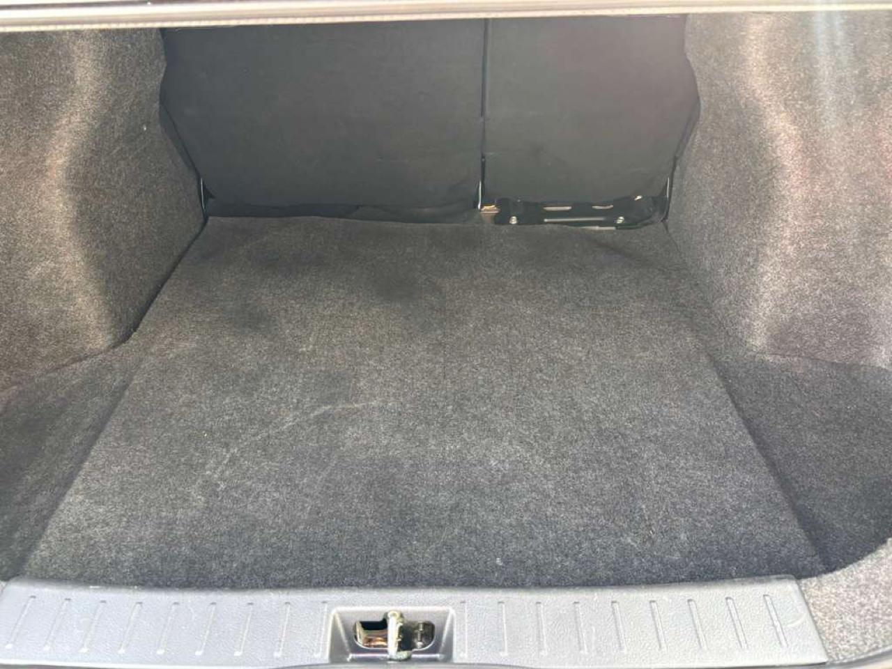 Nissan Versa Sedan  2020