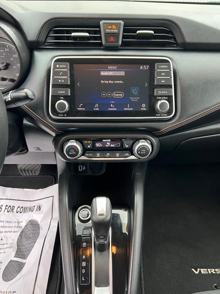 Nissan Versa Sedan  2021