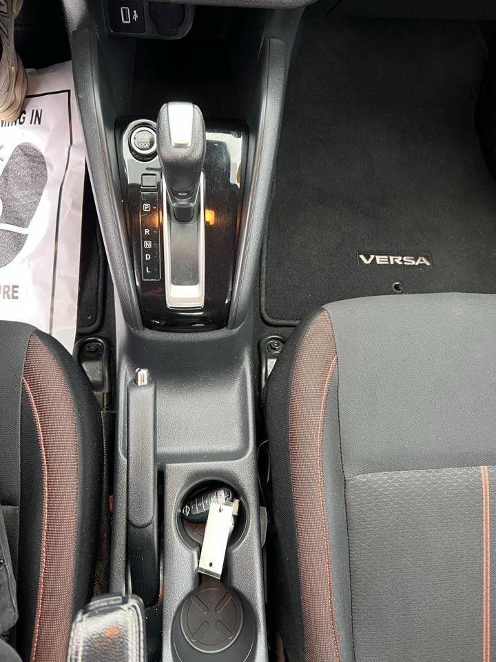 Nissan Versa Sedan  2021