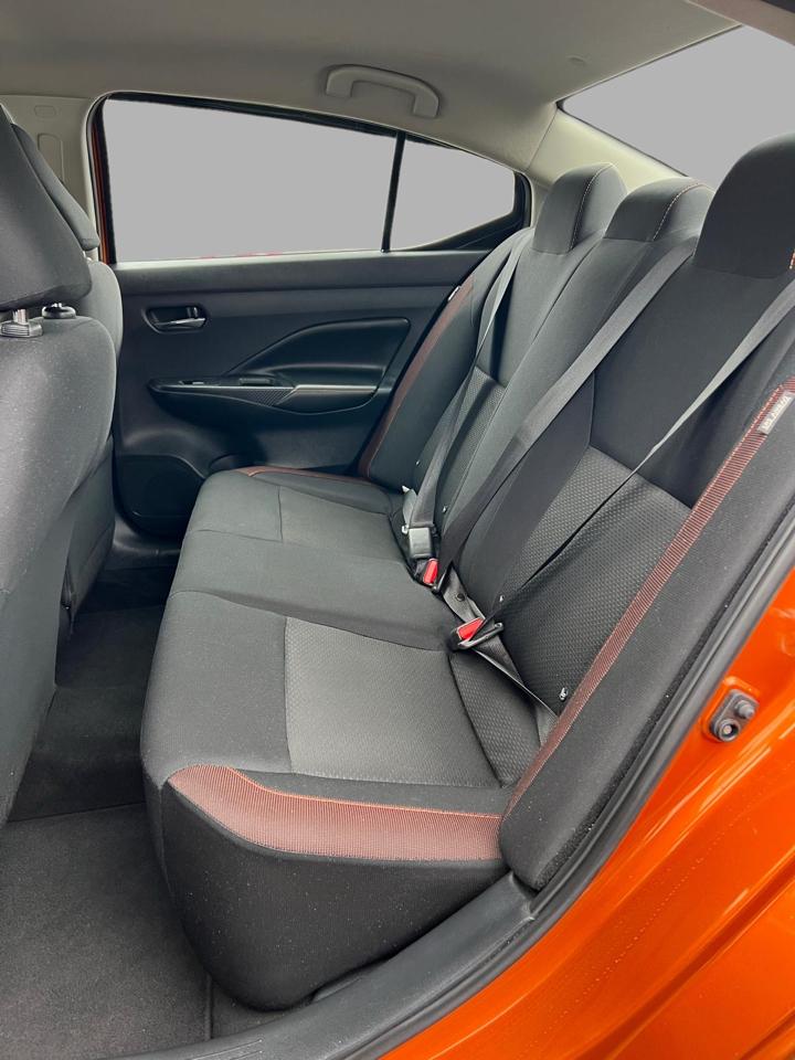 Nissan Versa Sedan  2021