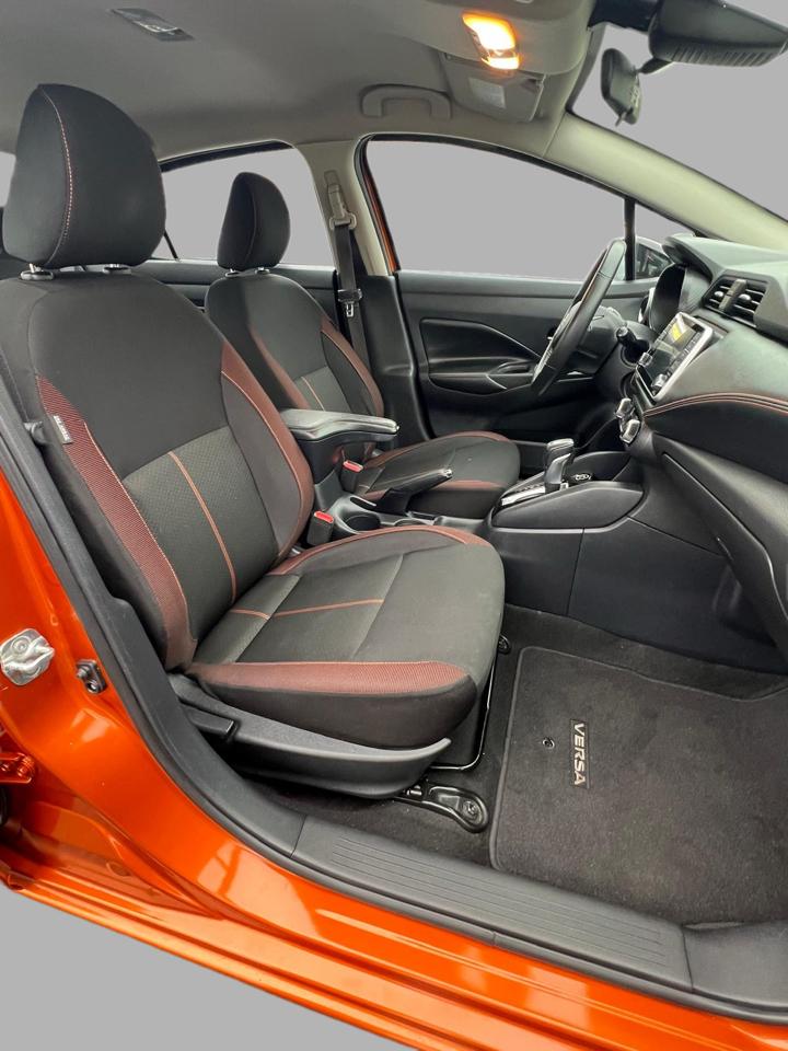 Nissan Versa Sedan  2021