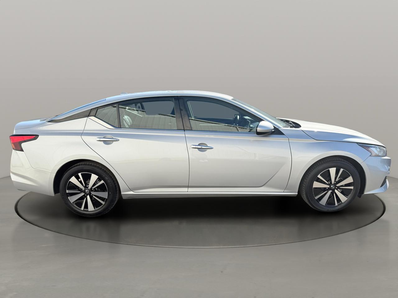 Nissan Altima 2.5 SV Sedan 2022