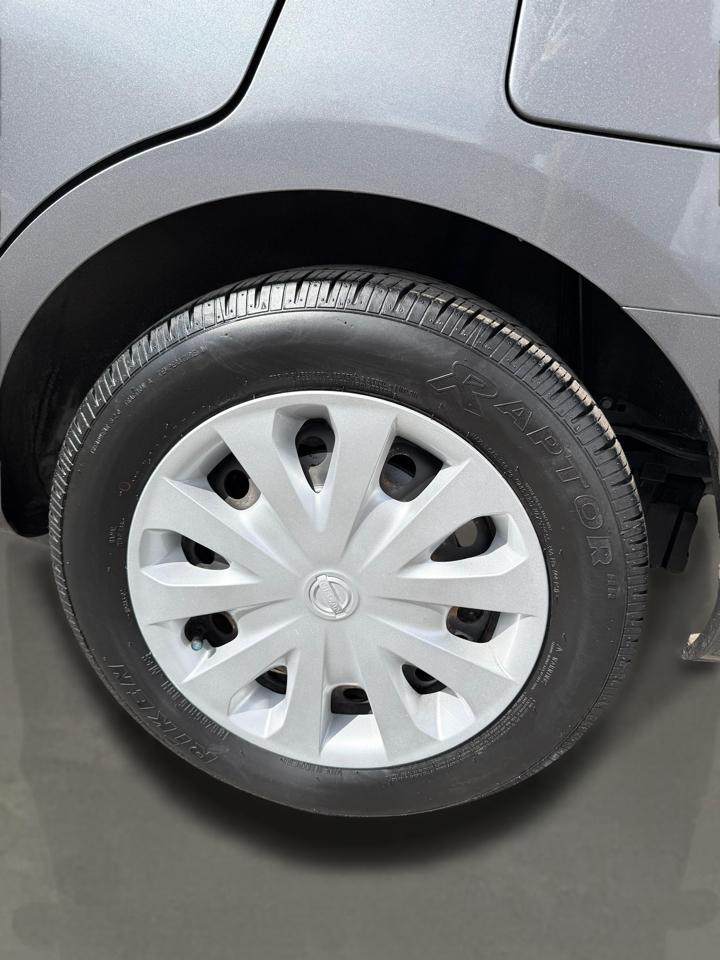 Nissan Versa Sedan SV CVT 2019