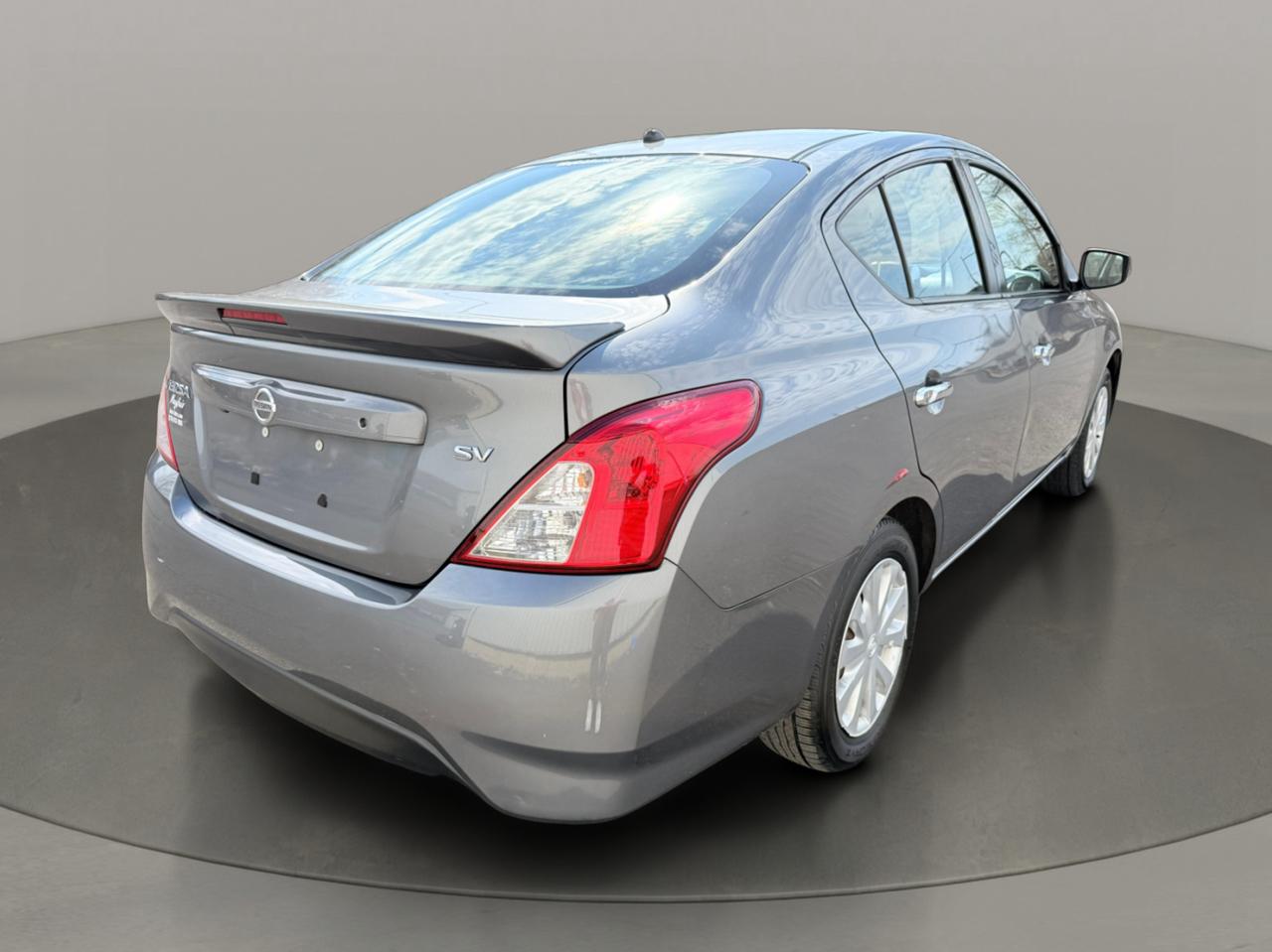 Nissan Versa Sedan SV CVT 2019