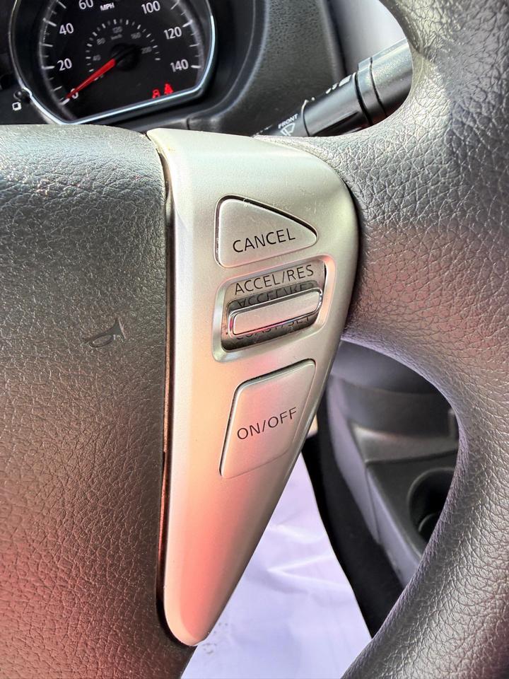 Nissan Versa Sedan SV CVT 2019