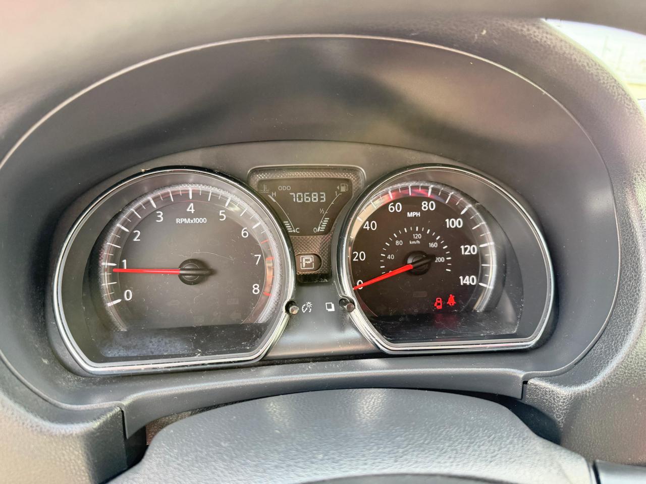 Nissan Versa Sedan SV CVT 2019