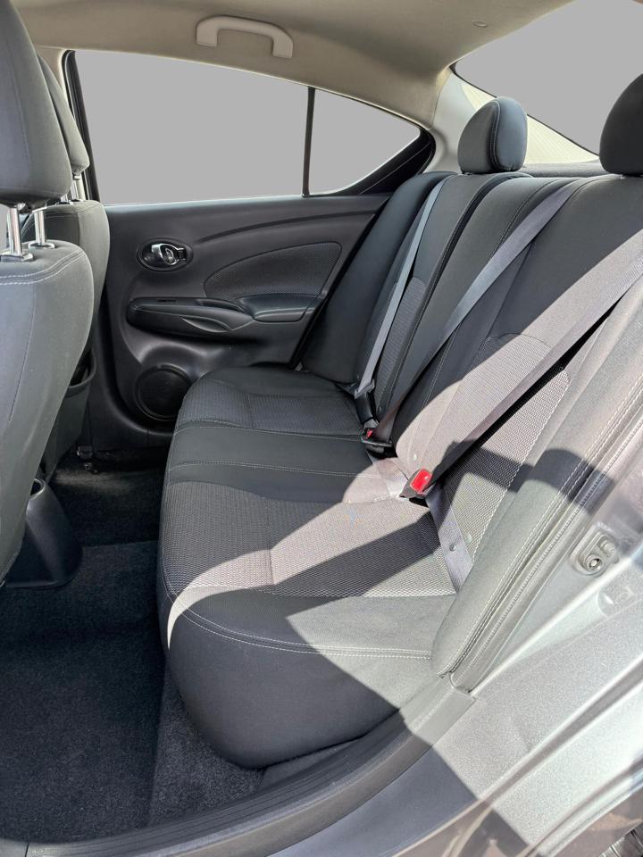 Nissan Versa Sedan SV CVT 2019