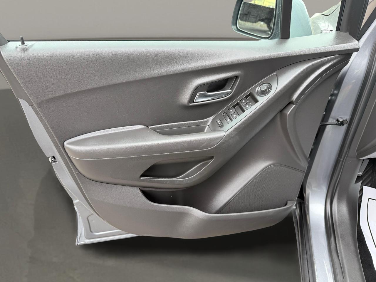 Chevrolet Trax FWD 4dr LT 2019