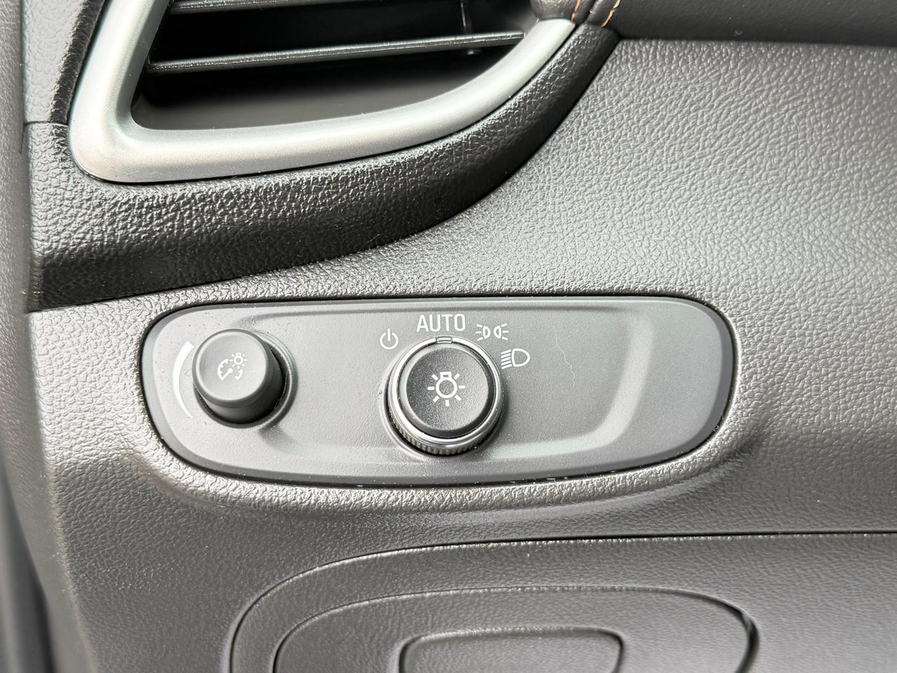 Chevrolet Trax FWD 4dr LT 2019