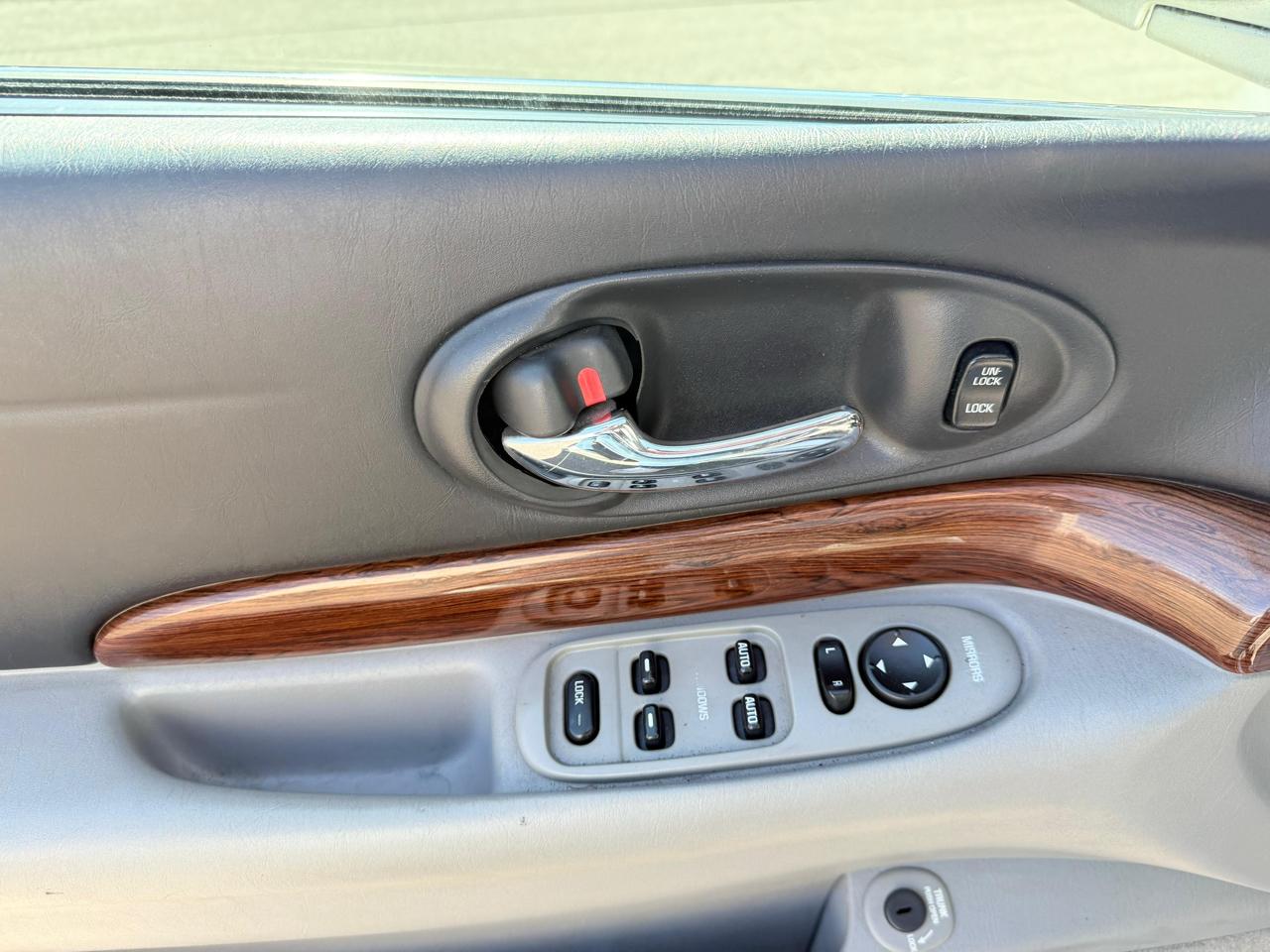 Buick LeSabre 4dr Sdn Custom 2005