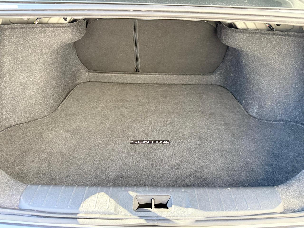 Nissan Sentra S CVT 2020