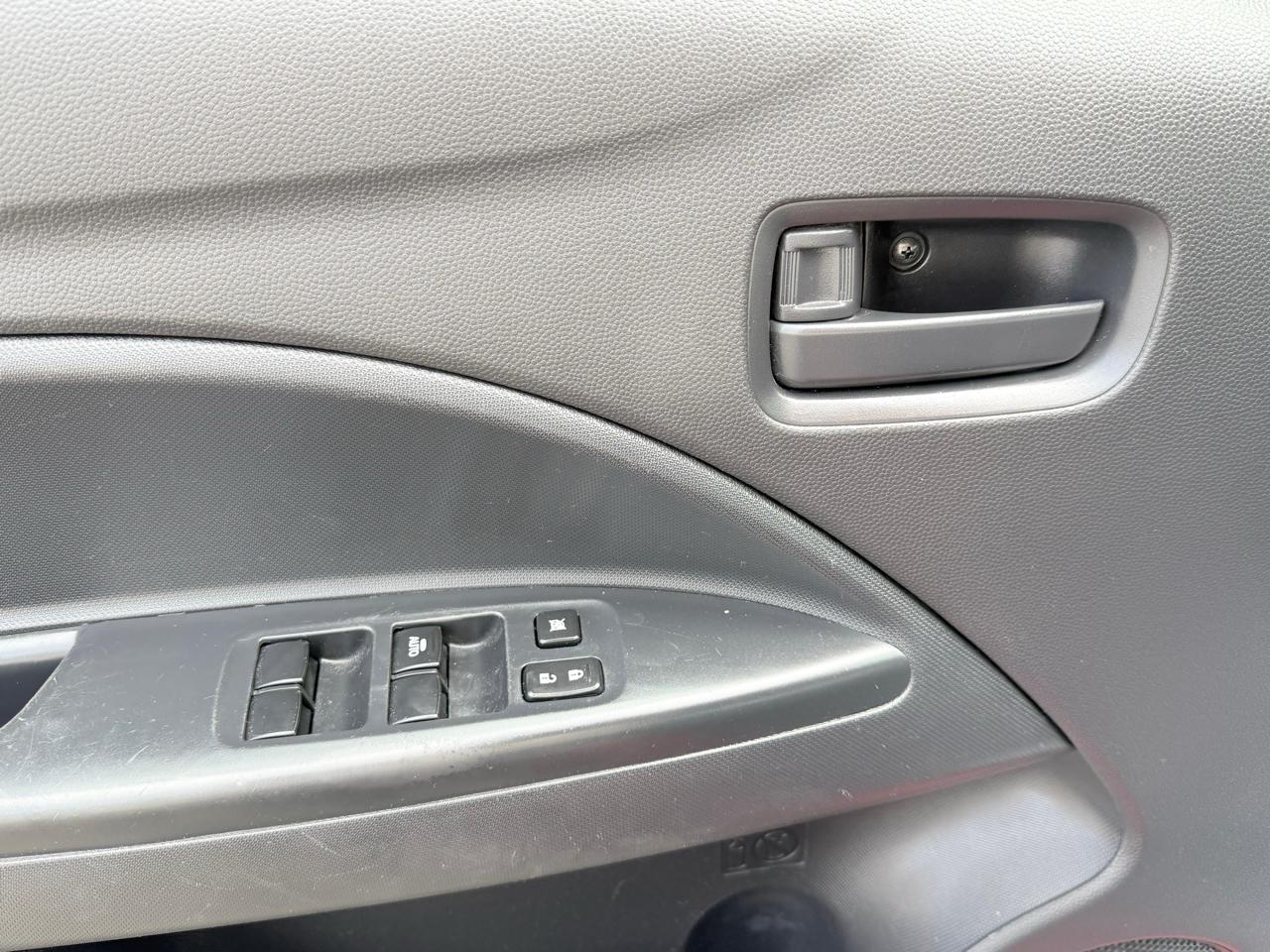 Mitsubishi Mirage ES CVT 2024