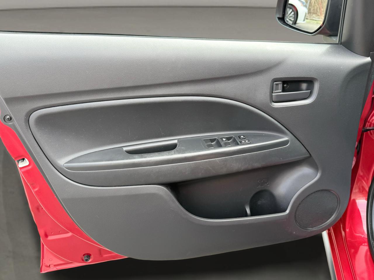 Mitsubishi Mirage ES CVT 2024