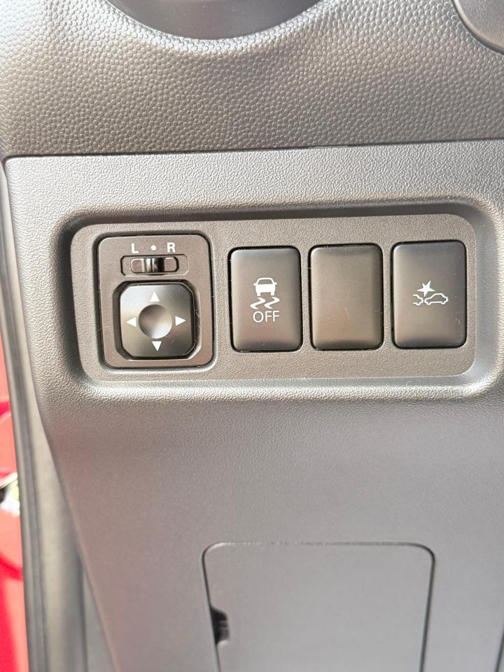 Mitsubishi Mirage ES CVT 2024