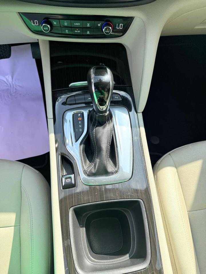 Buick Regal Sportback 4dr Sdn Essence FWD 2018