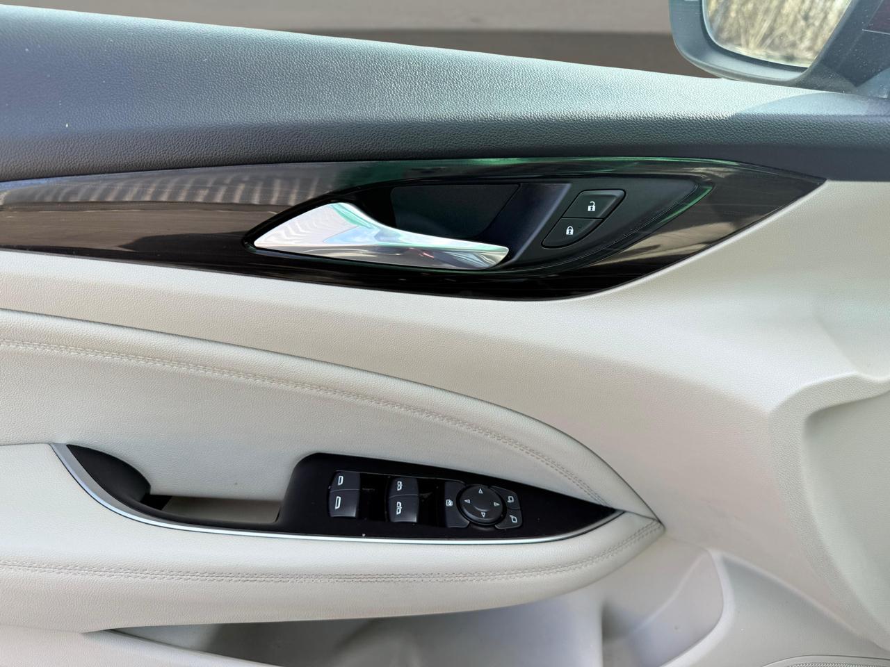 Buick Regal Sportback 4dr Sdn Essence FWD 2018