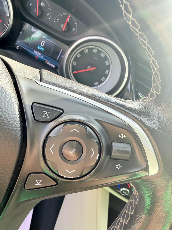 Buick Regal Sportback 4dr Sdn Essence FWD 2018