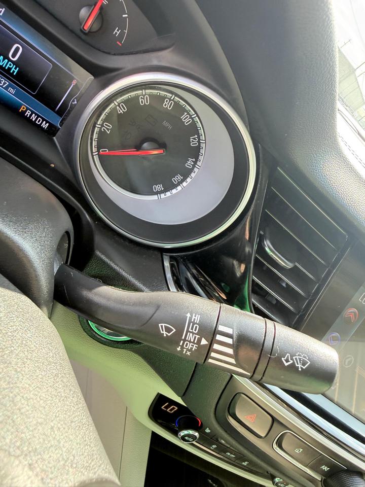 Buick Regal Sportback 4dr Sdn Essence FWD 2018