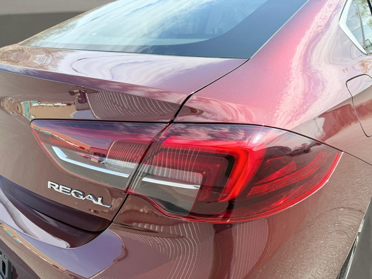 Buick Regal Sportback 4dr Sdn Essence FWD 2018