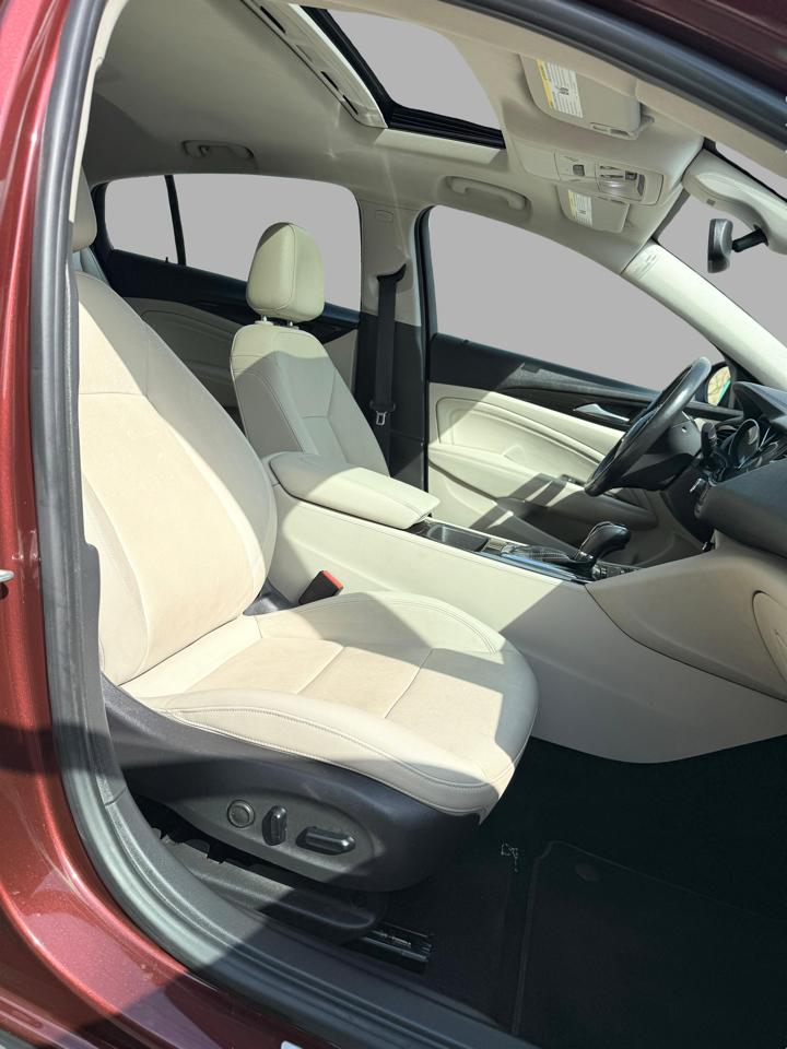 Buick Regal Sportback 4dr Sdn Essence FWD 2018