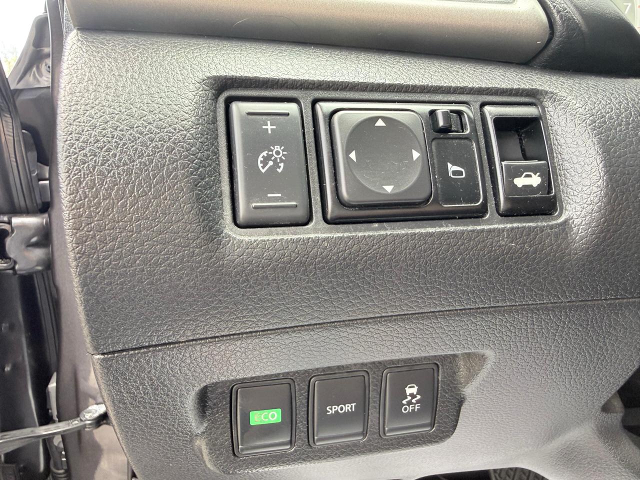 Nissan Sentra 4dr Sdn I4 CVT SR 2013