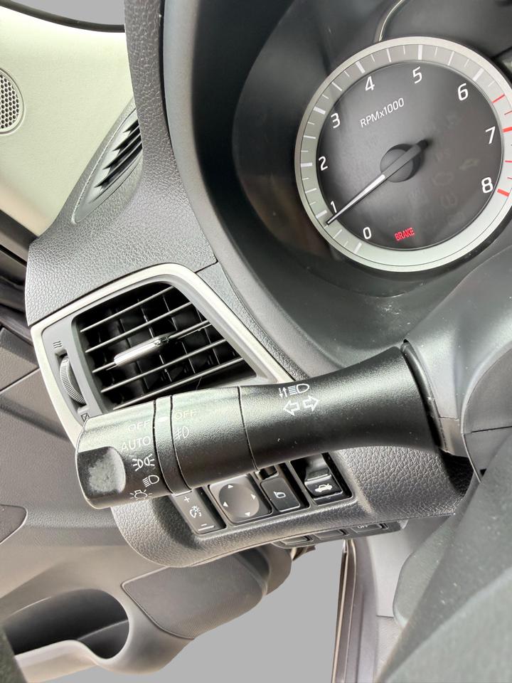 Nissan Sentra 4dr Sdn I4 CVT SR 2013