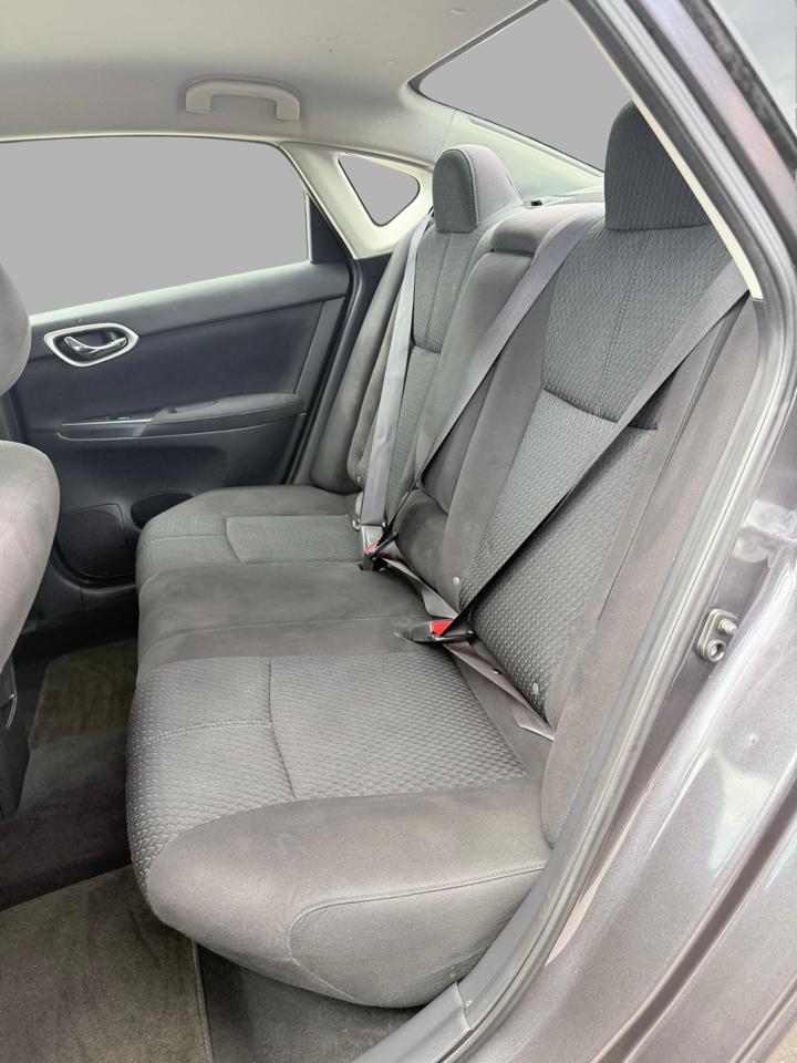 Nissan Sentra 4dr Sdn I4 CVT SR 2013