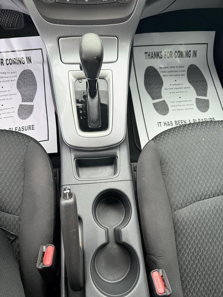 Nissan Sentra 4dr Sdn I4 CVT SR 2013