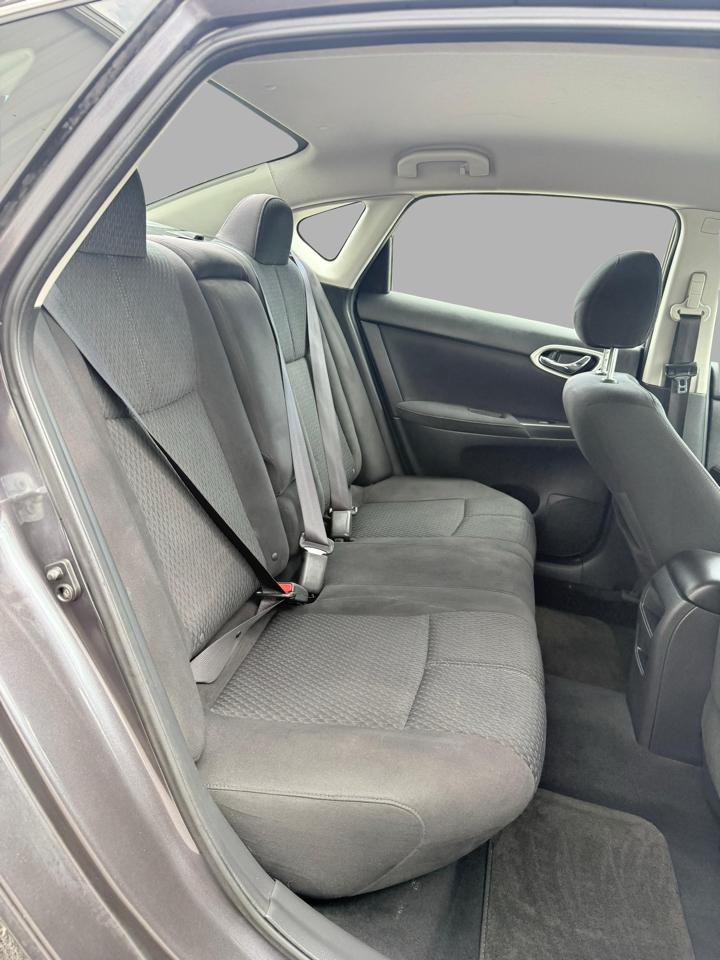 Nissan Sentra 4dr Sdn I4 CVT SR 2013