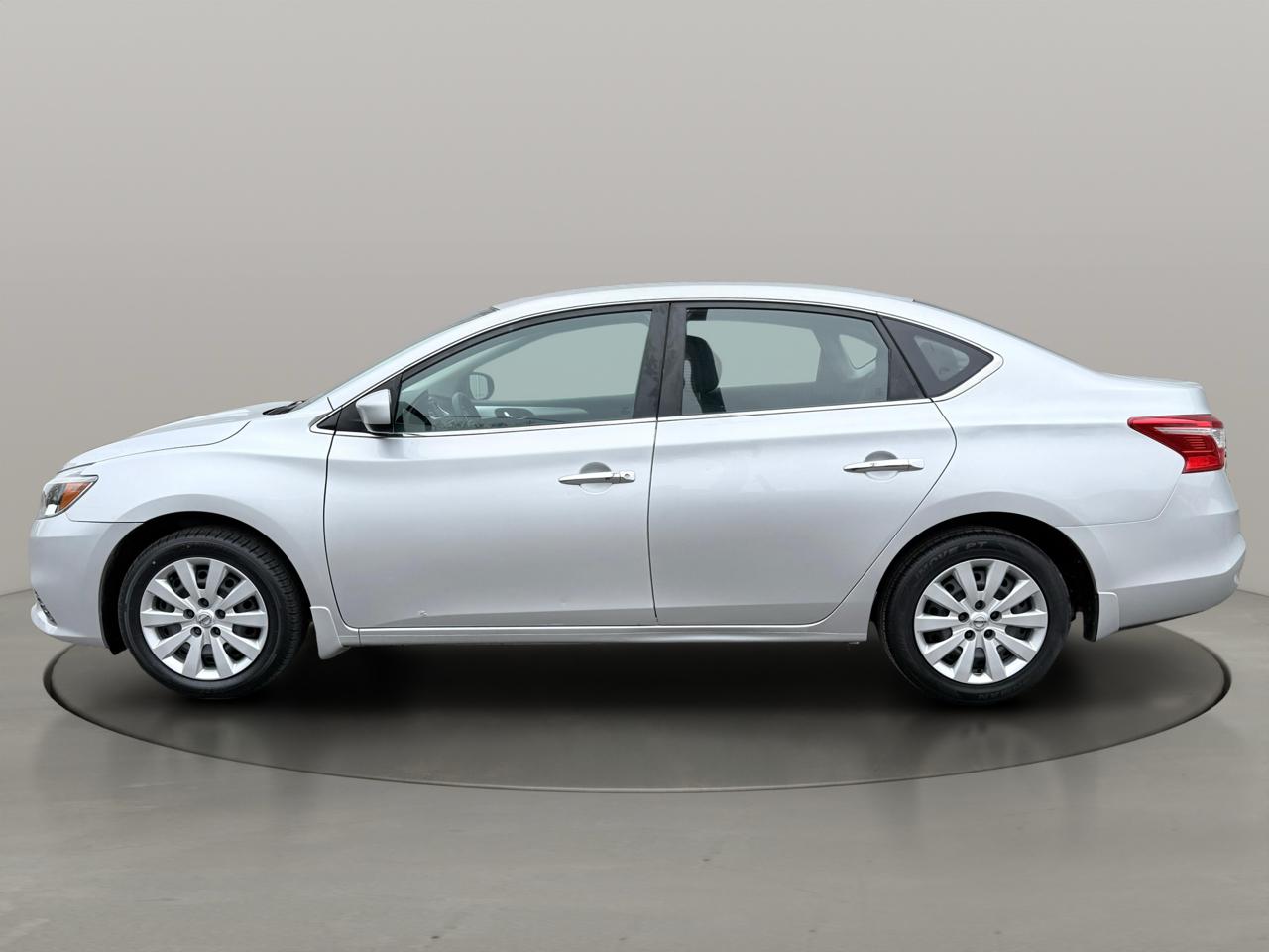 Nissan Sentra 4dr Sdn I4 CVT S 2016