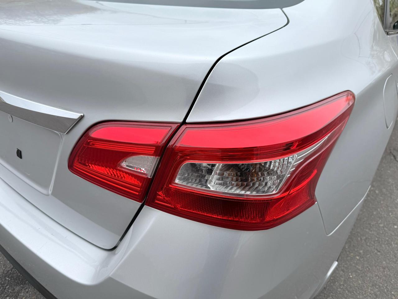 Nissan Sentra 4dr Sdn I4 CVT S 2016