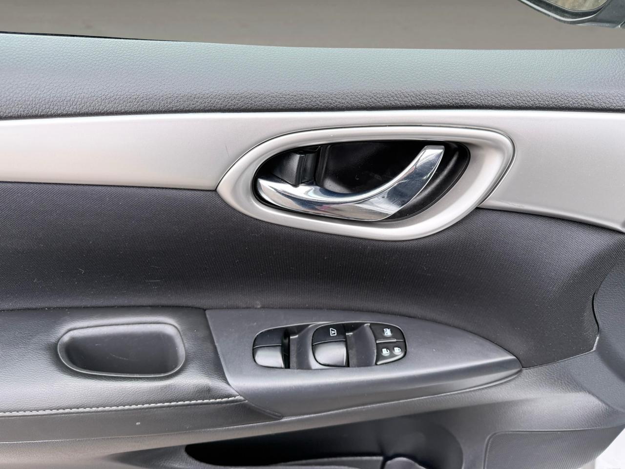 Nissan Sentra 4dr Sdn I4 CVT S 2016