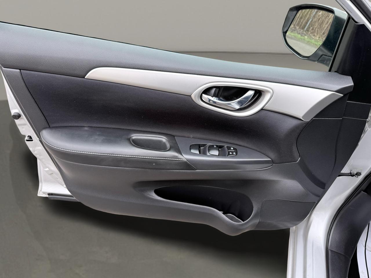 Nissan Sentra 4dr Sdn I4 CVT S 2016