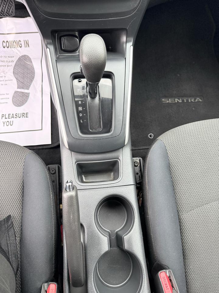 Nissan Sentra 4dr Sdn I4 CVT S 2016