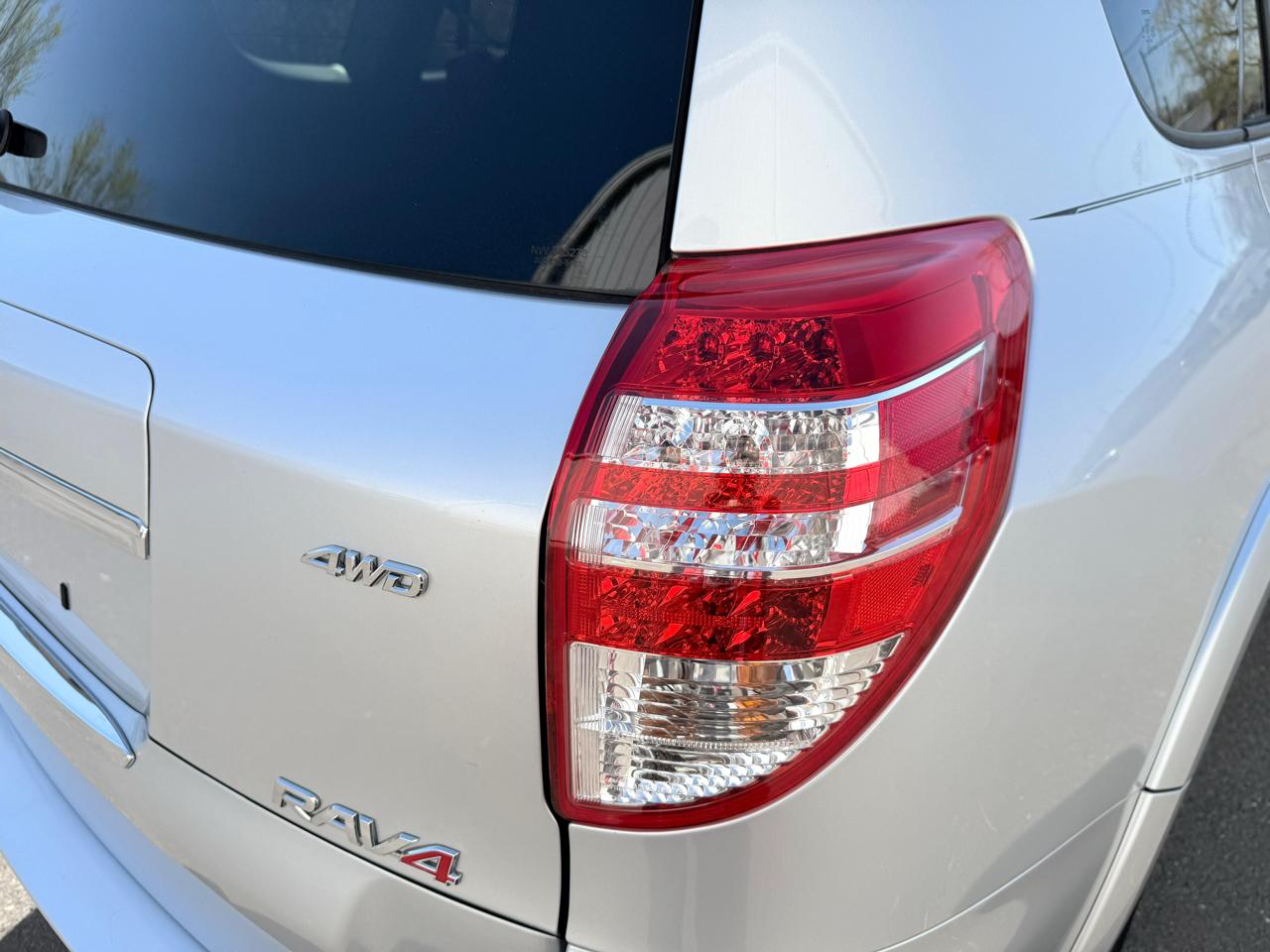 Toyota RAV4 4WD 4dr V6 5-Spd AT Sport (Natl) 2010