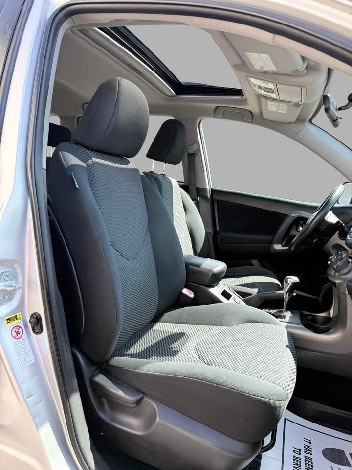 Toyota RAV4 4WD 4dr V6 5-Spd AT Sport (Natl) 2010