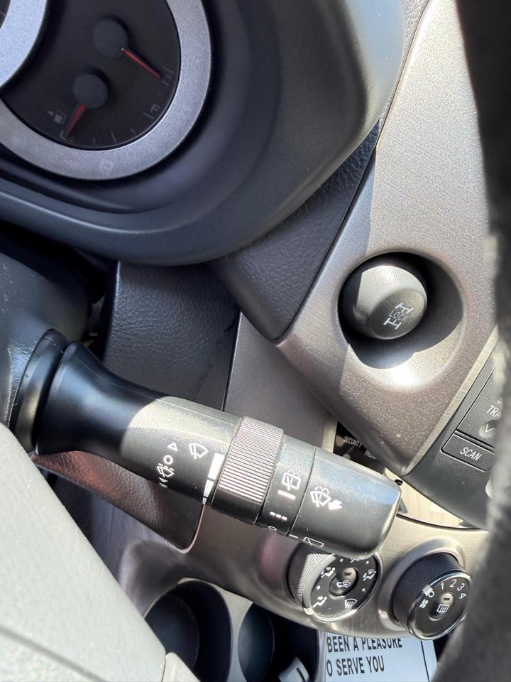 Toyota RAV4 4WD 4dr V6 5-Spd AT Sport (Natl) 2010