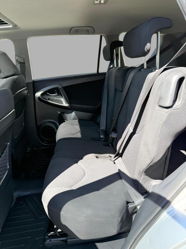 Toyota RAV4 4WD 4dr V6 5-Spd AT Sport (Natl) 2010