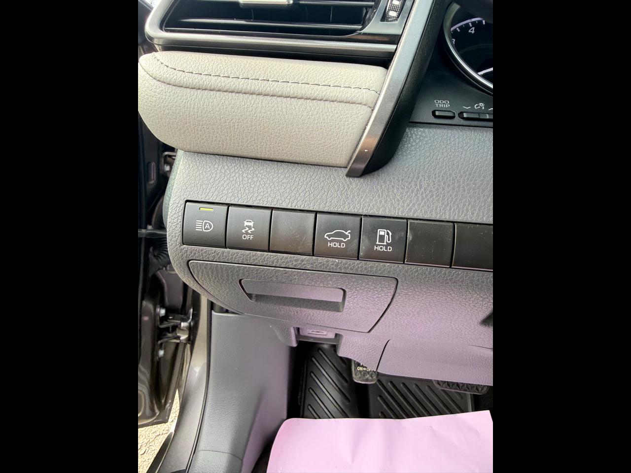 Toyota Camry LE Auto (Natl) 2022