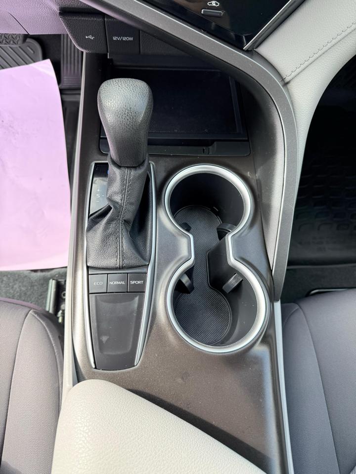 Toyota Camry LE Auto (Natl) 2022