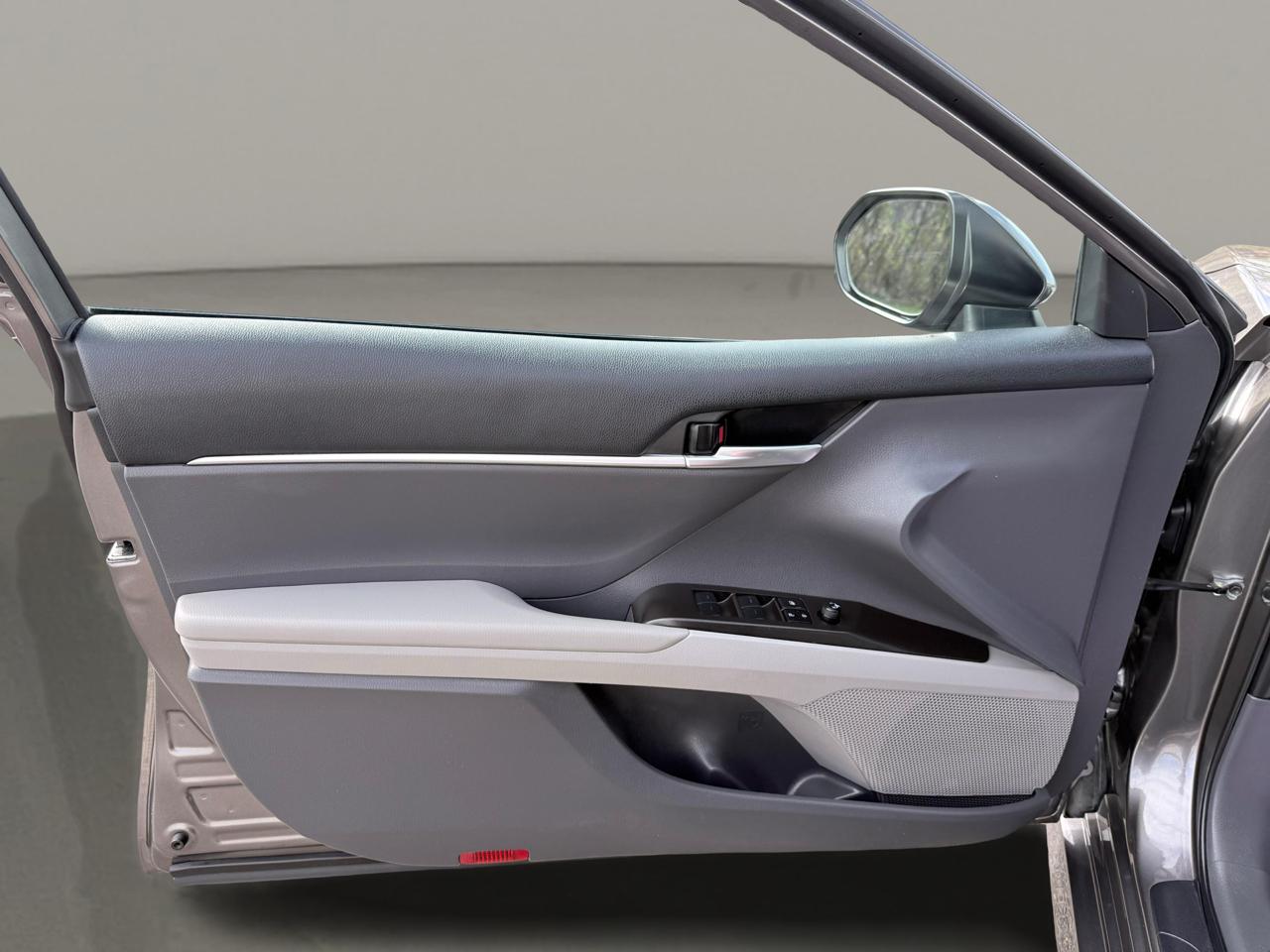 Toyota Camry LE Auto (Natl) 2022