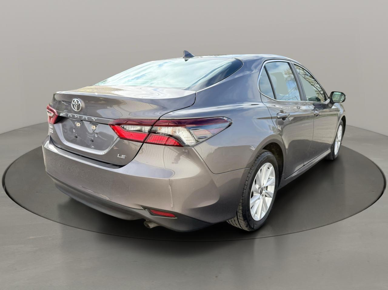 Toyota Camry LE Auto (Natl) 2022