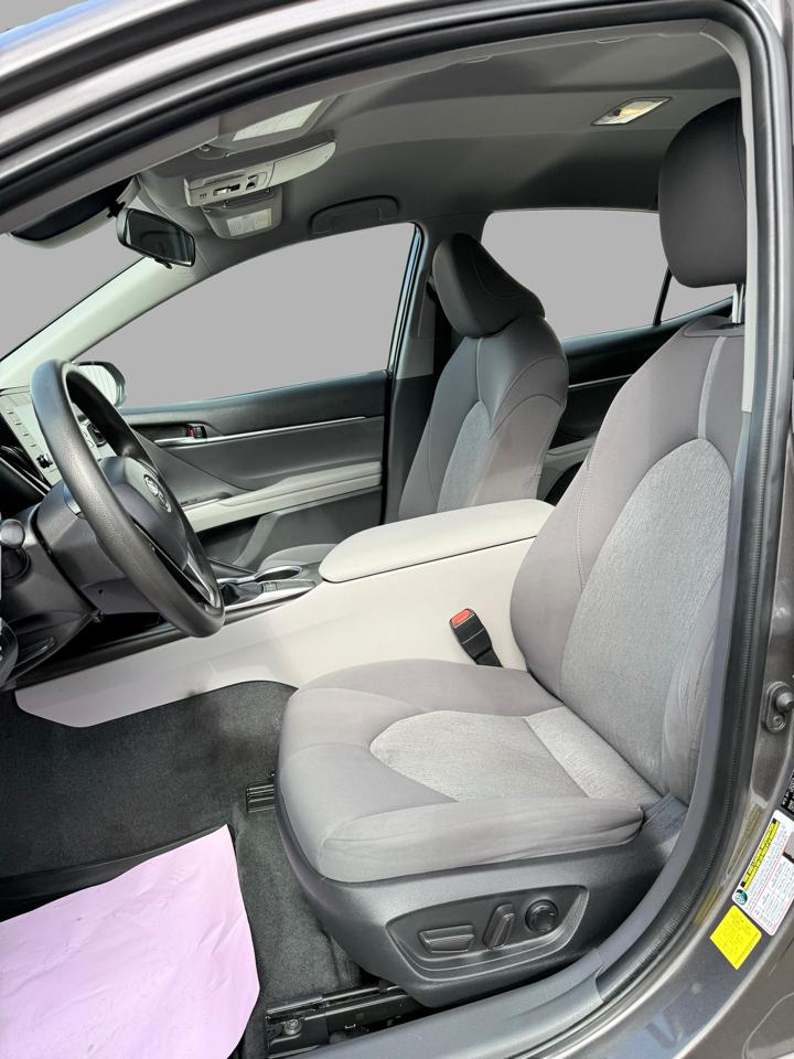 Toyota Camry LE Auto (Natl) 2022