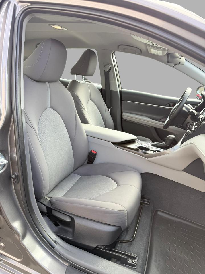 Toyota Camry LE Auto (Natl) 2022