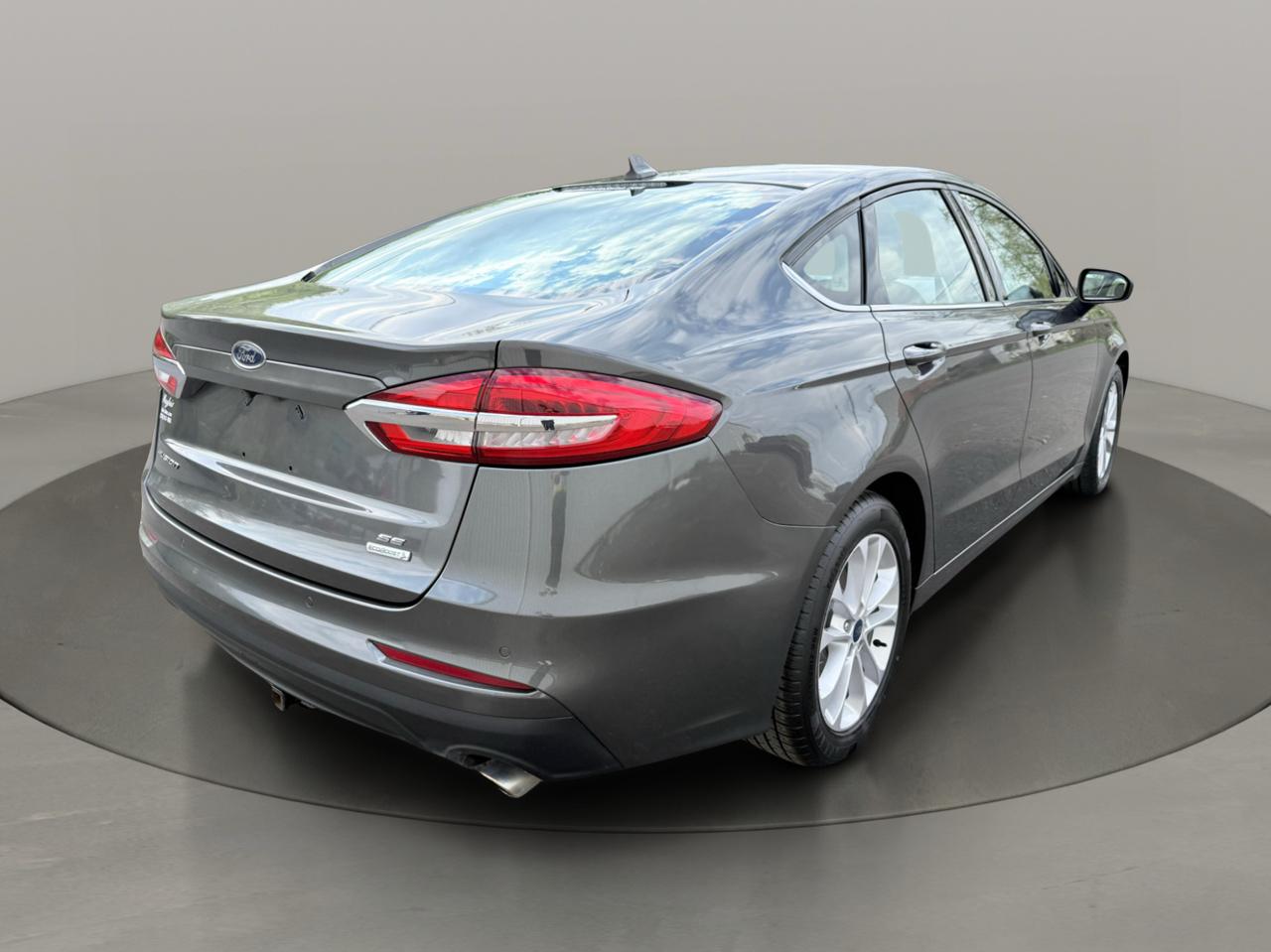 Ford Fusion SE FWD 2019