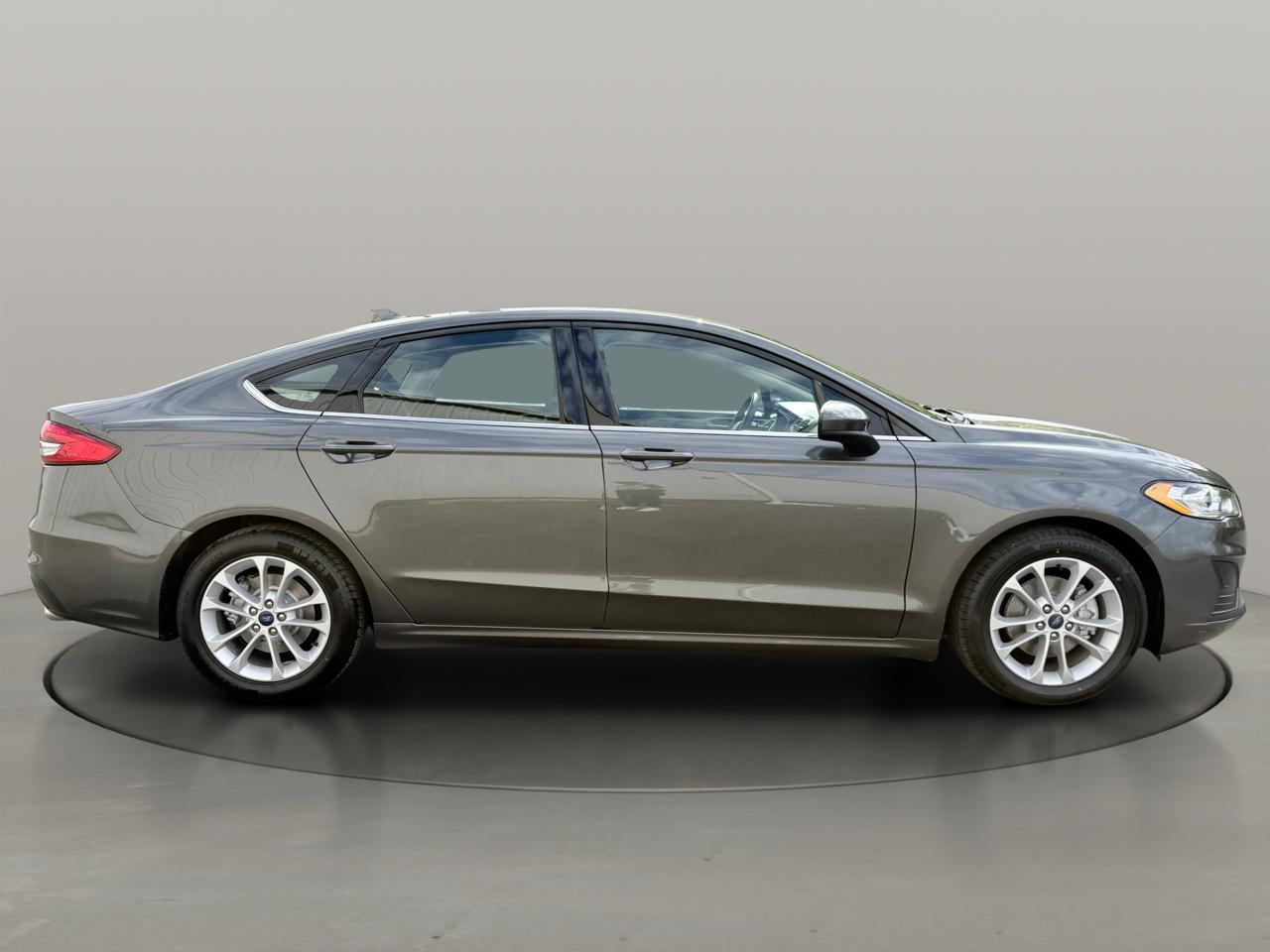 Ford Fusion SE FWD 2019